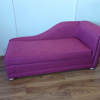 Clearance Cambridge Chaise Longue in Balmoral Fuschia